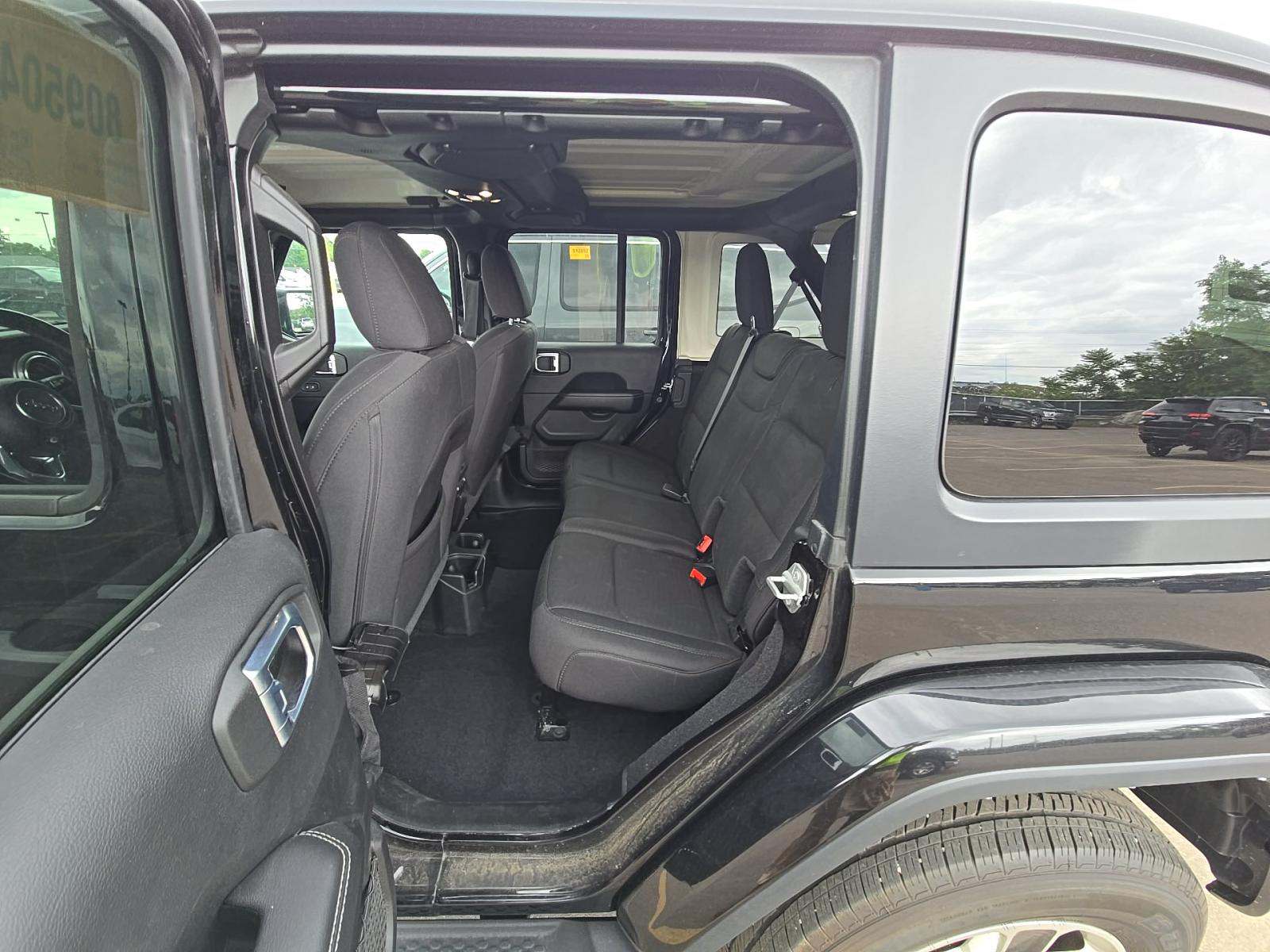 2021 Jeep Wrangler Unlimited Sahara AWD