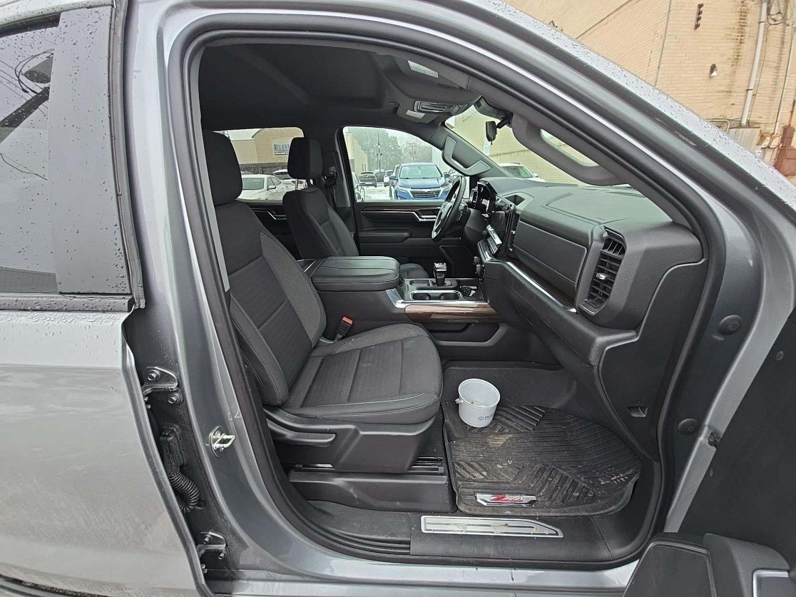 2023 Chevrolet Silverado 1500 RST AWD