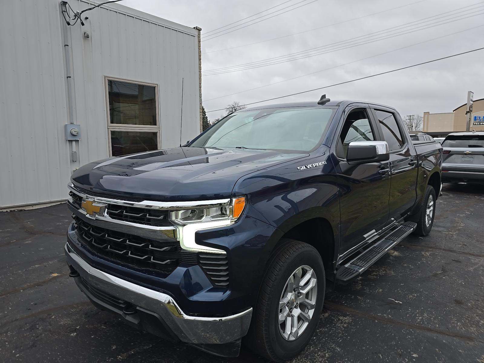 2023 Chevrolet Silverado 1500 LT AWD