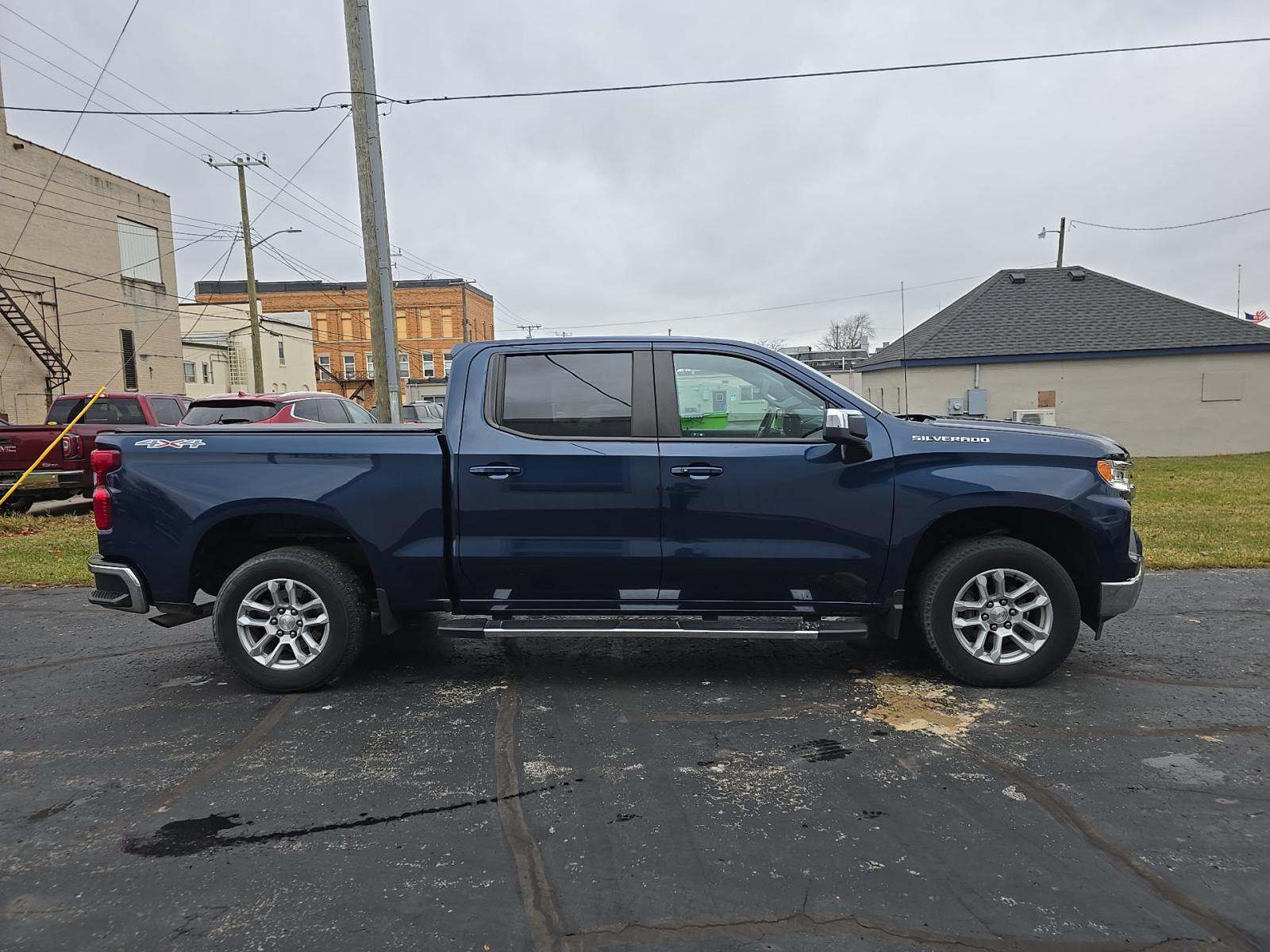 2023 Chevrolet Silverado 1500 LT AWD