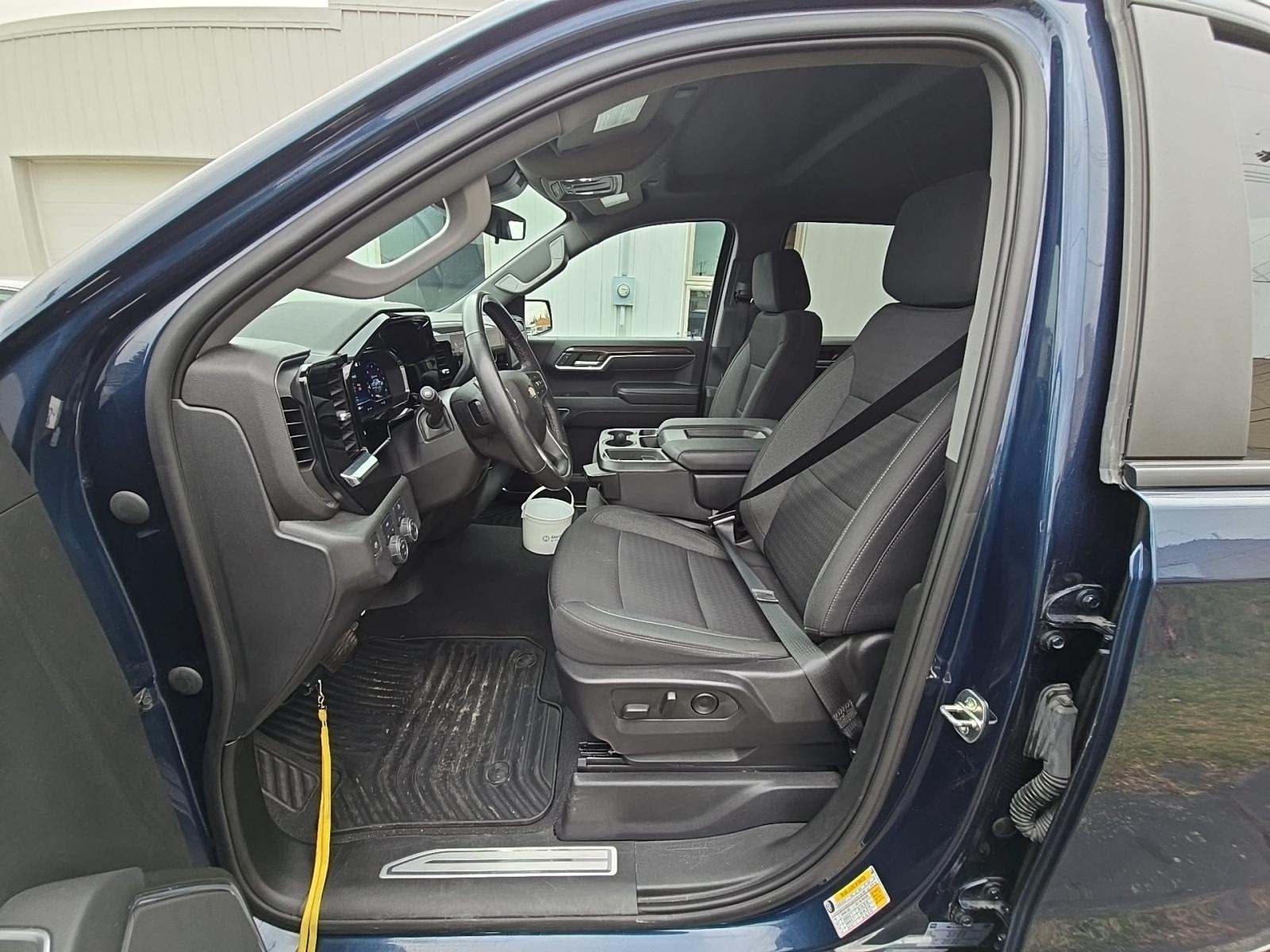 2023 Chevrolet Silverado 1500 LT AWD