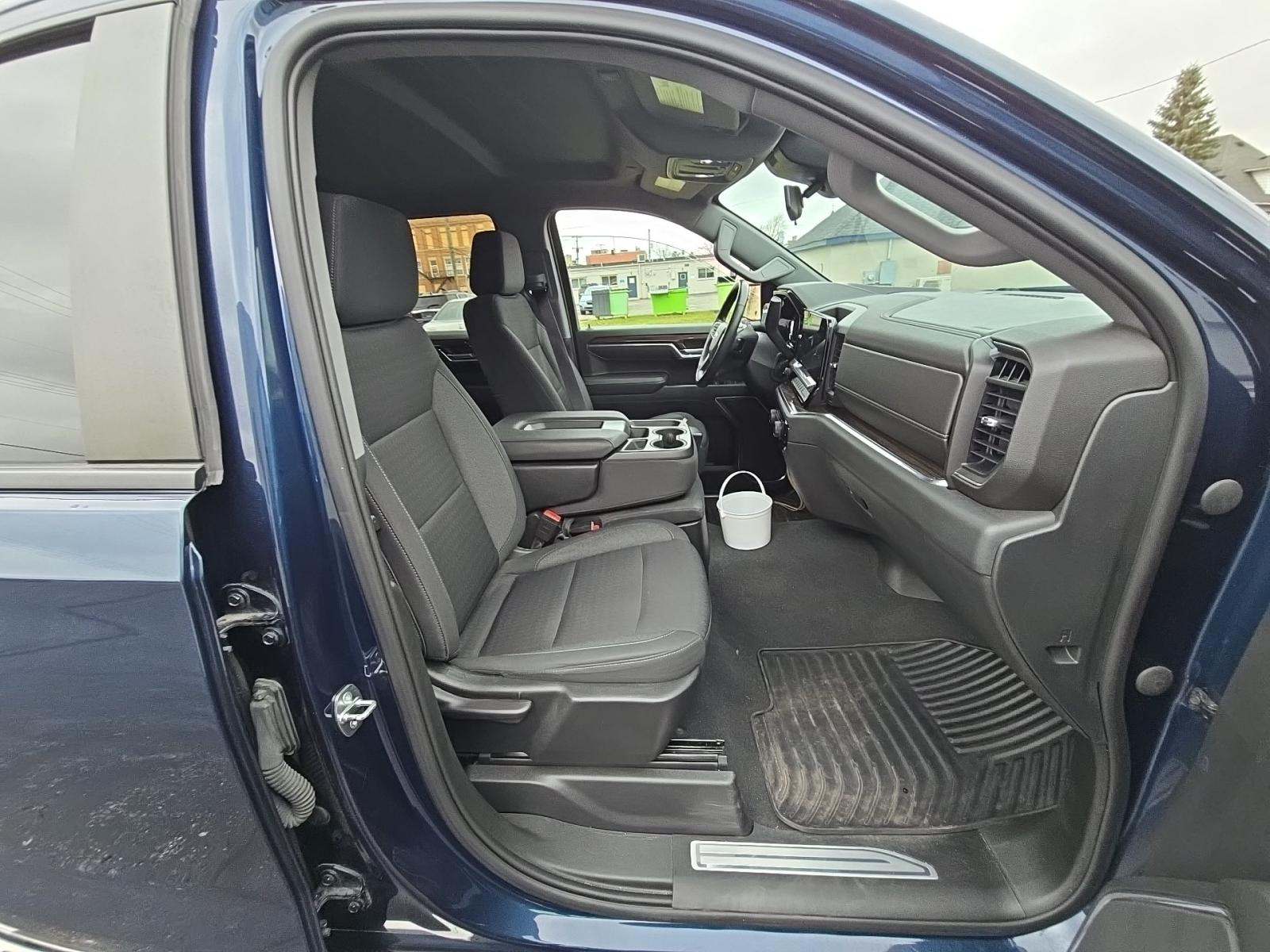 2023 Chevrolet Silverado 1500 LT AWD