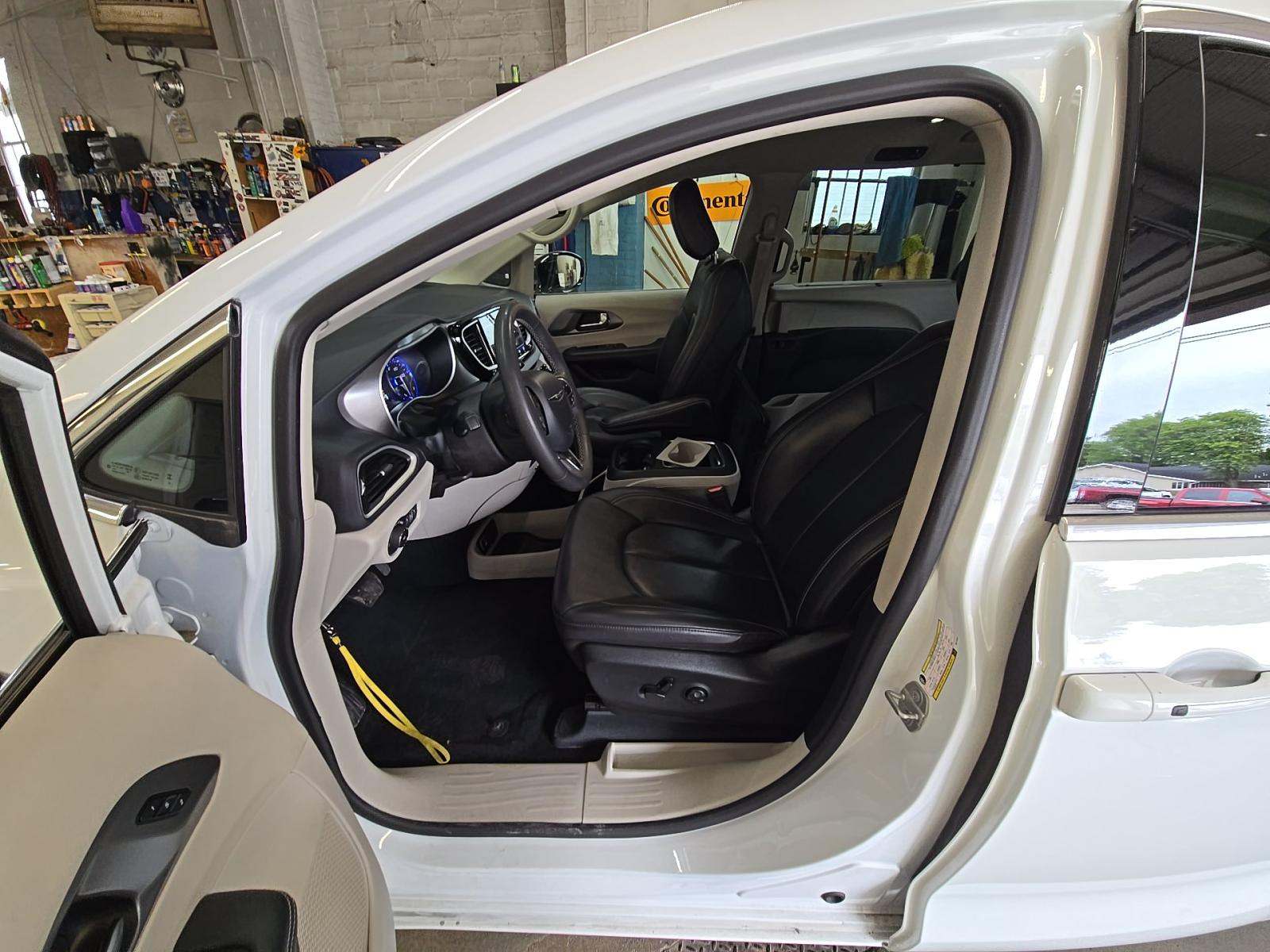 2024 Chrysler Pacifica Touring L FWD
