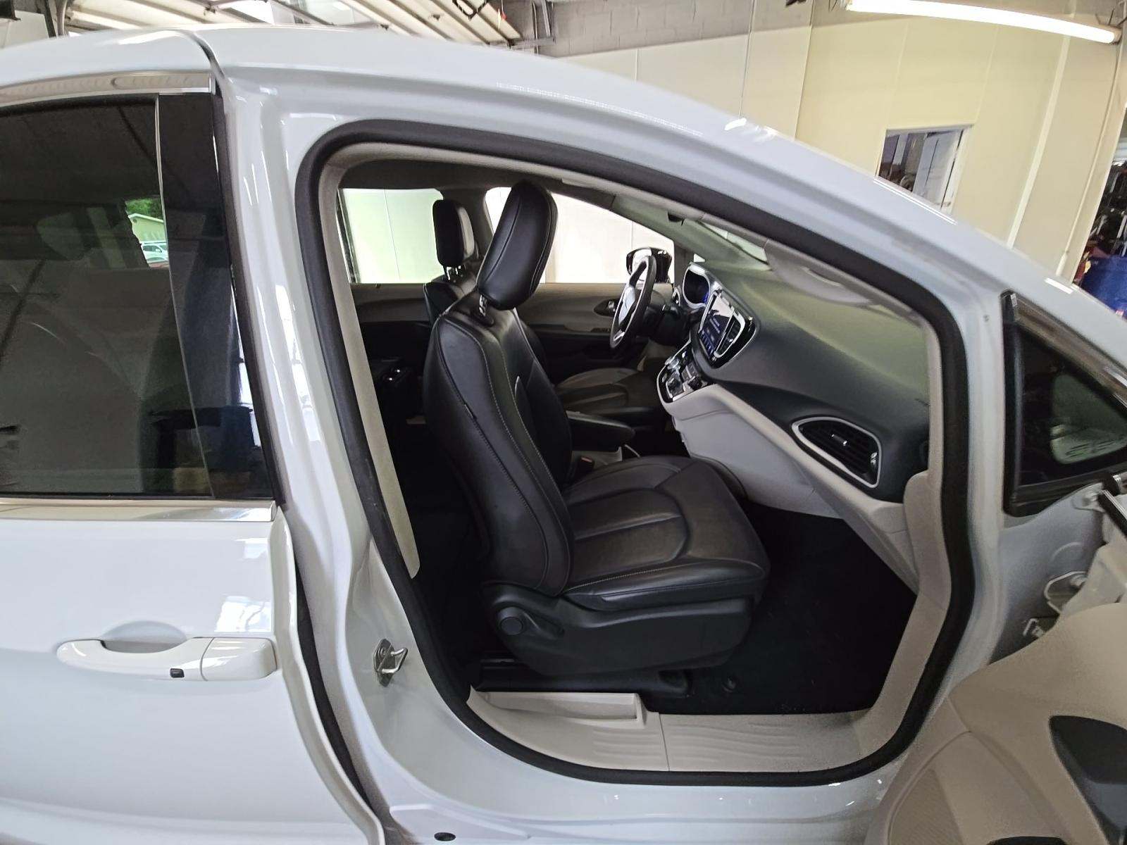 2024 Chrysler Pacifica Touring L FWD