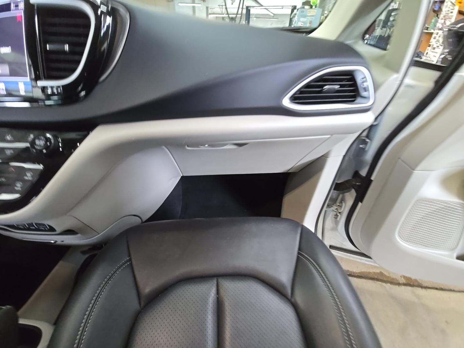 2024 Chrysler Pacifica Touring L FWD