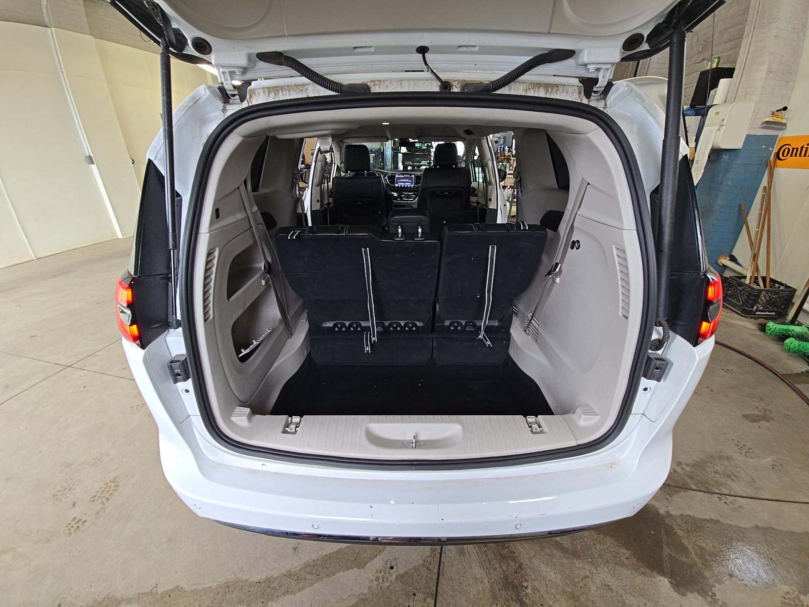 2024 Chrysler Pacifica Touring L FWD