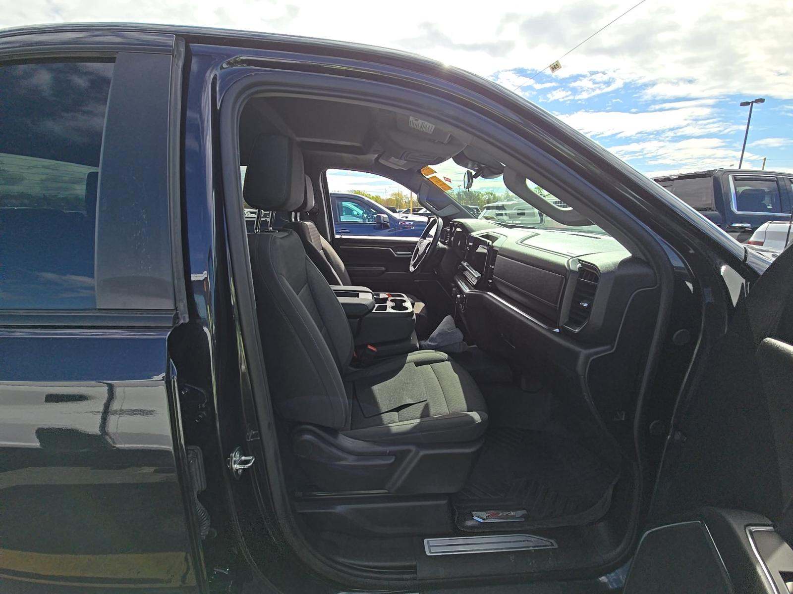 2024 Chevrolet Silverado 1500 RST AWD