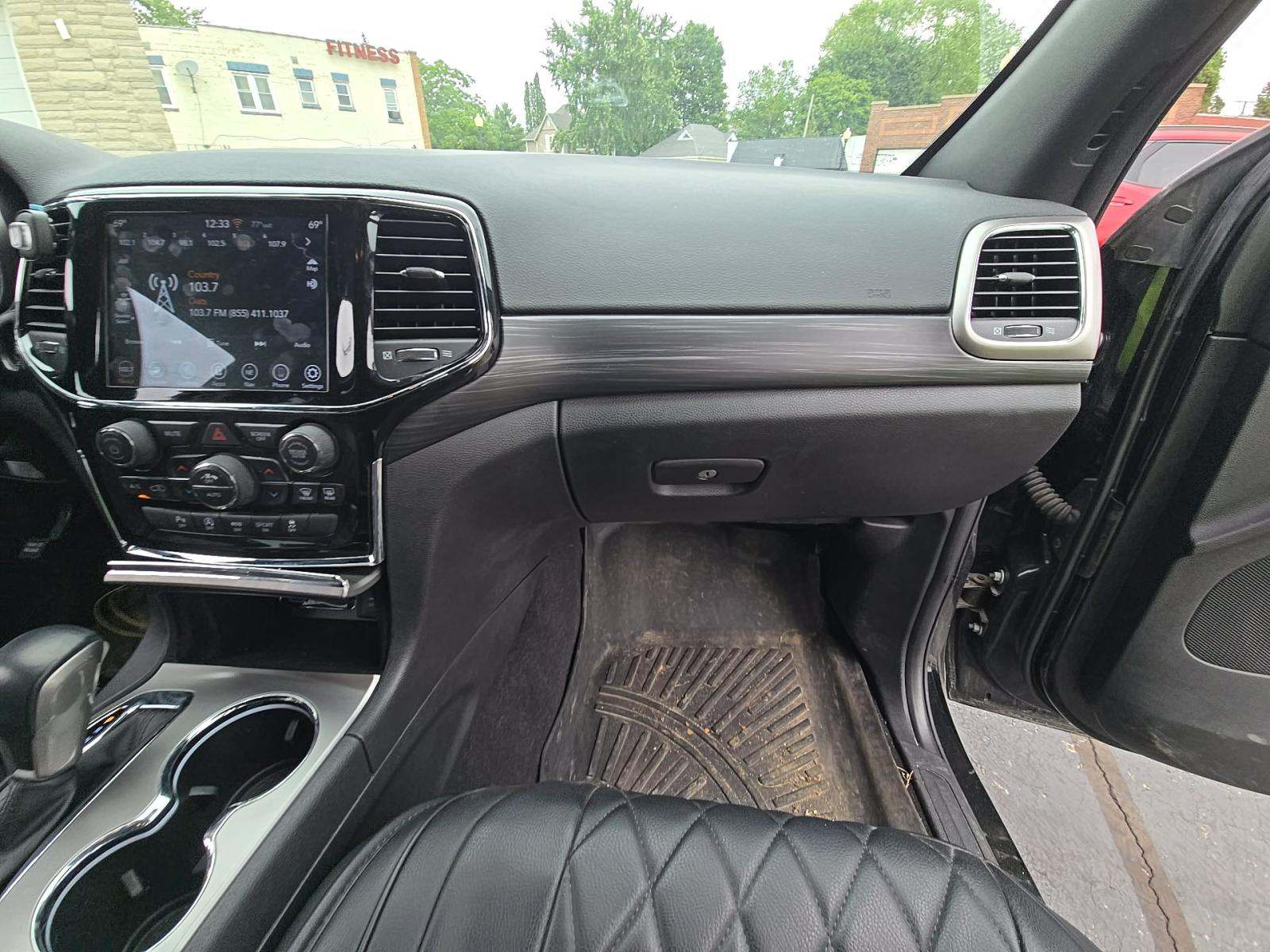 2022 Jeep Grand Cherokee Laredo E AWD
