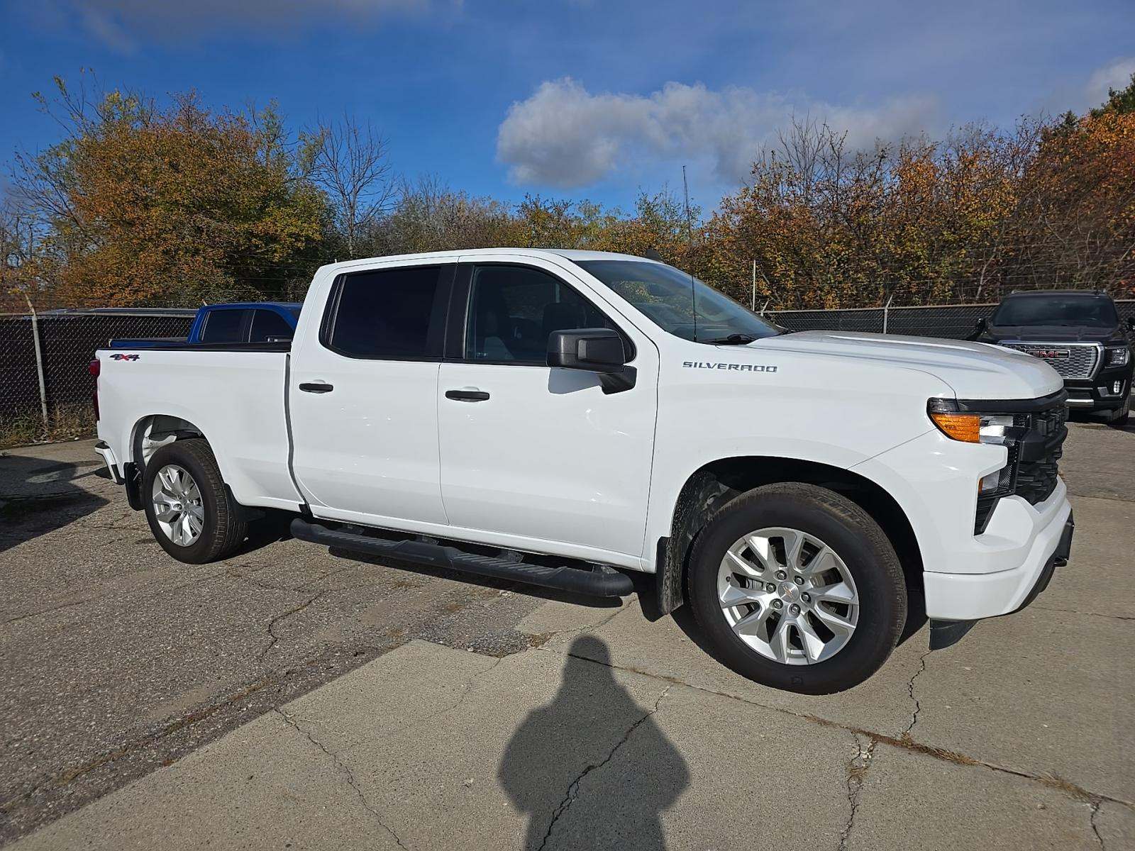 2023 Chevrolet Silverado 1500 Custom AWD