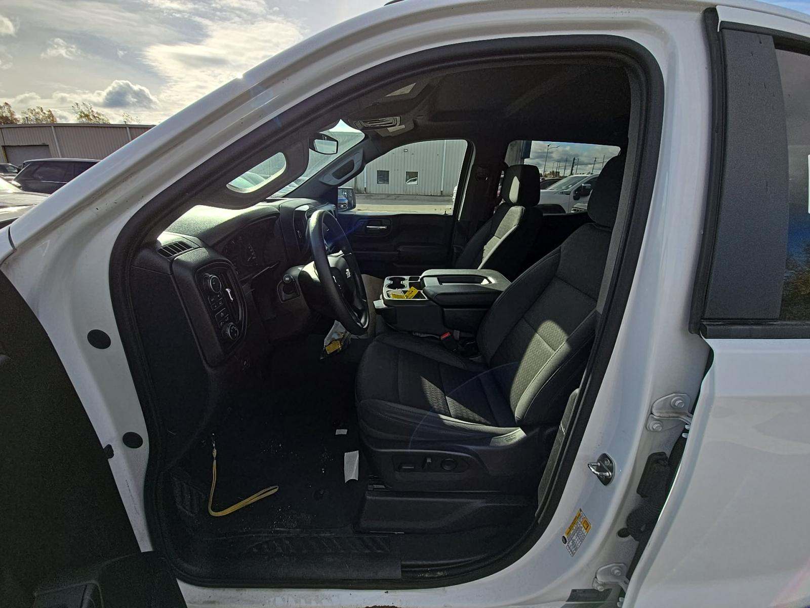 2023 Chevrolet Silverado 1500 Custom AWD