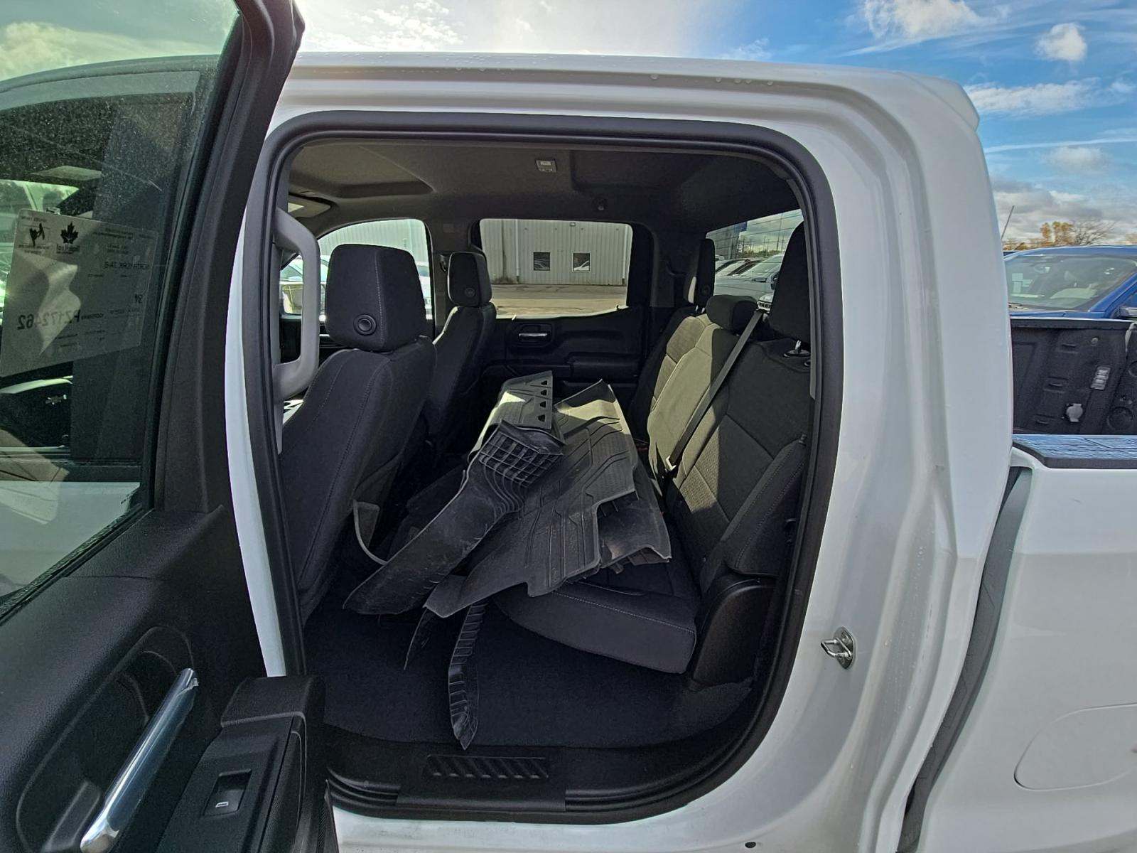 2023 Chevrolet Silverado 1500 Custom AWD