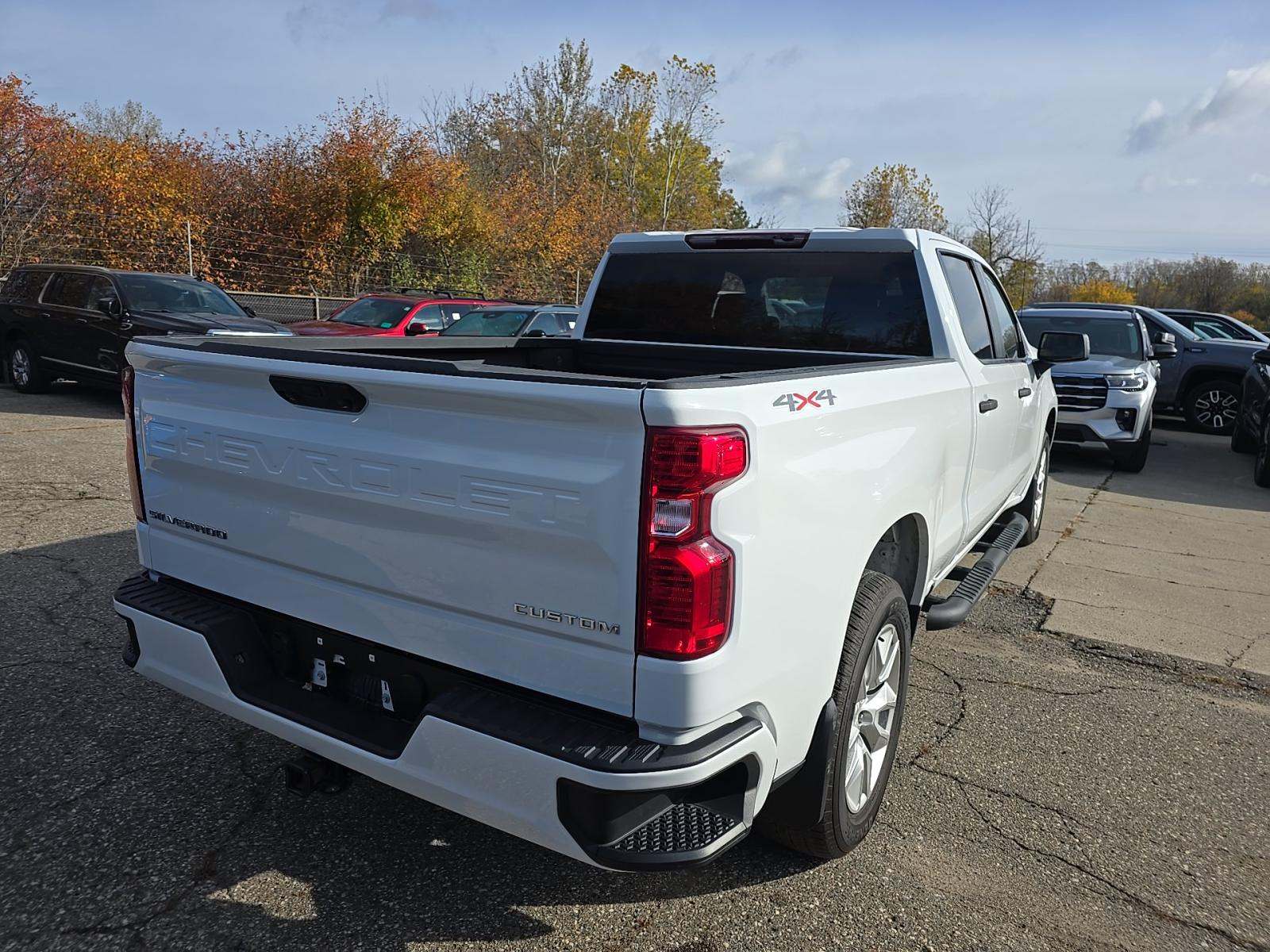 2023 Chevrolet Silverado 1500 Custom AWD