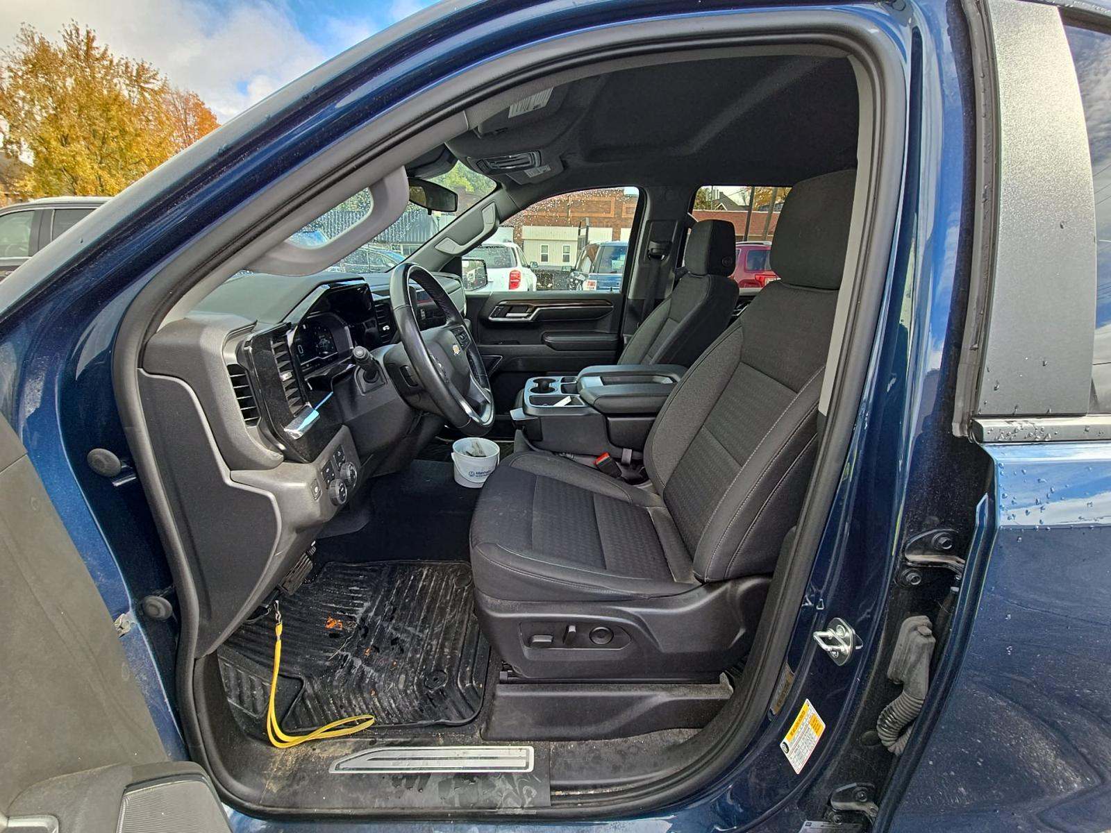 2023 Chevrolet Silverado 1500 LT AWD