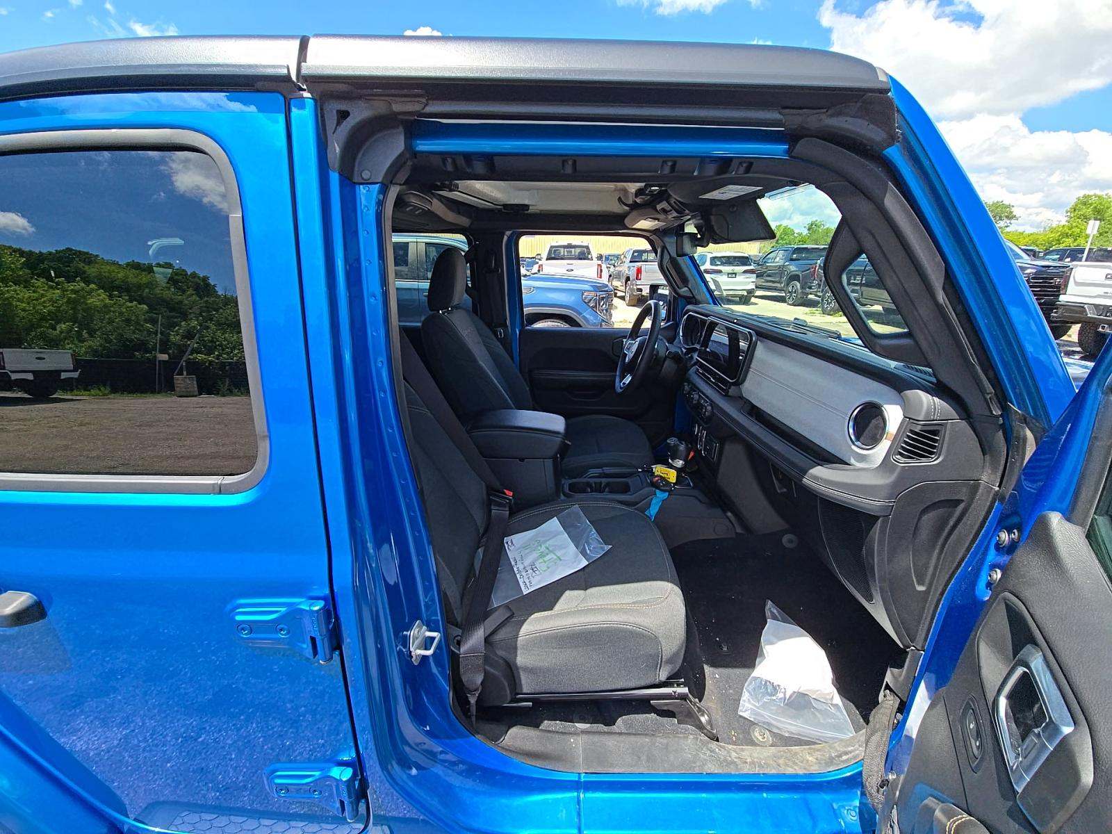 2024 Jeep Wrangler Sahara AWD