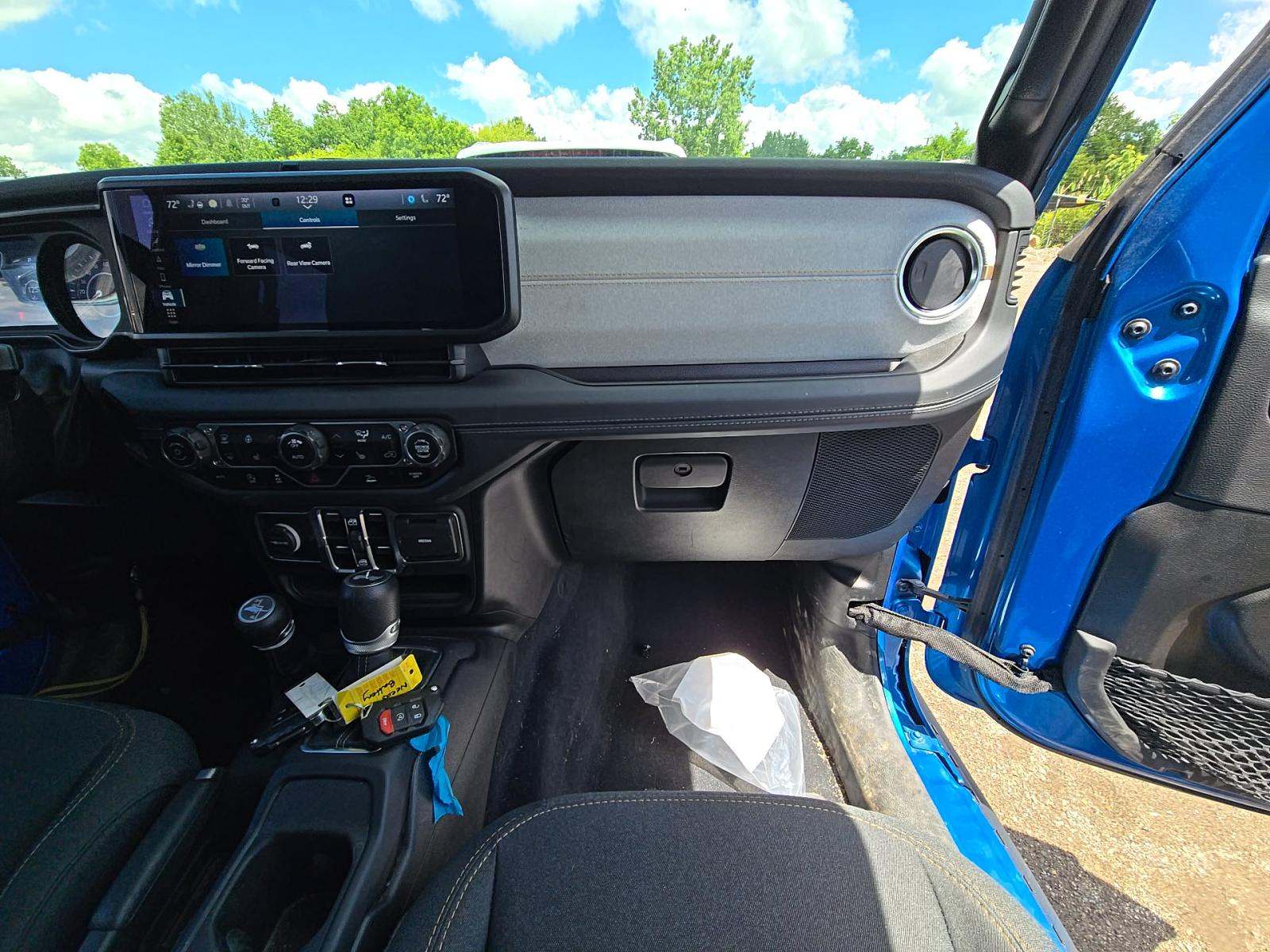 2024 Jeep Wrangler Sahara AWD