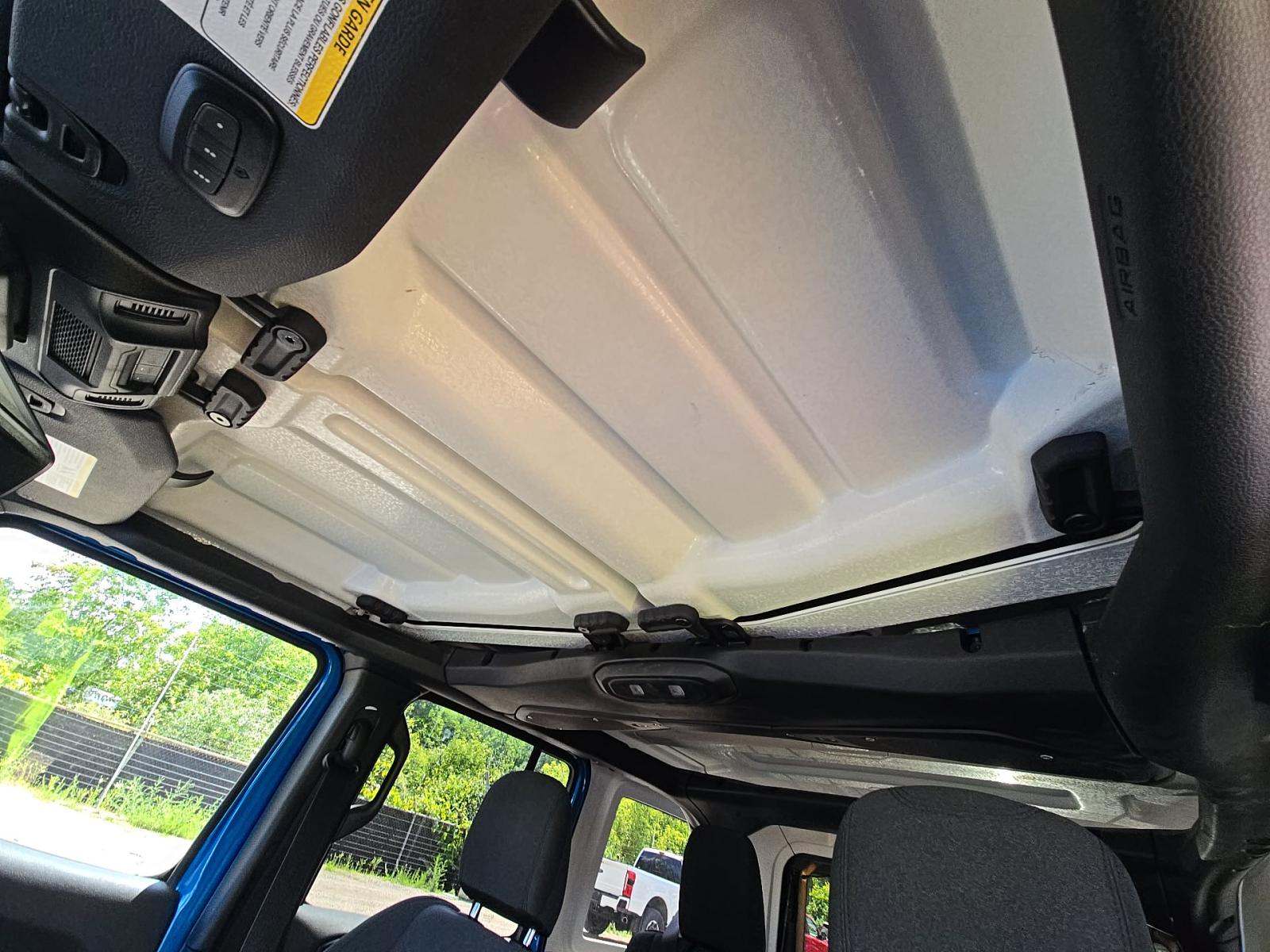 2024 Jeep Wrangler Sahara AWD