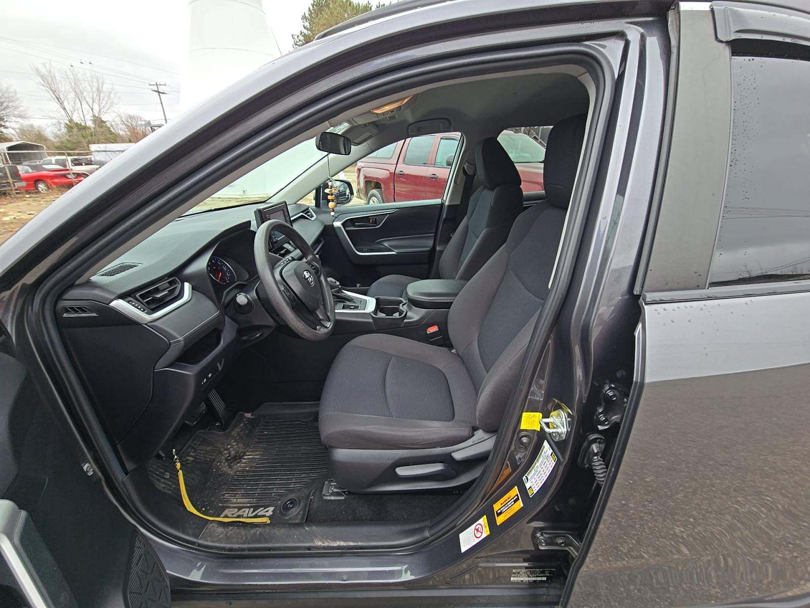 2019 Toyota RAV4 LE FWD