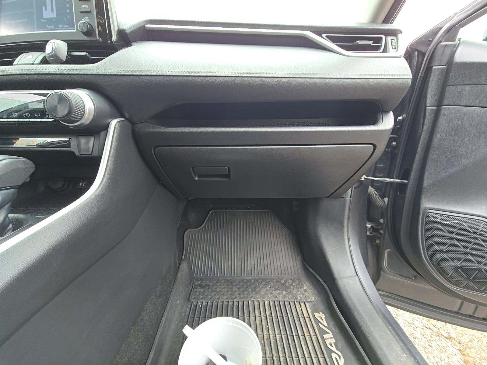 2019 Toyota RAV4 LE FWD