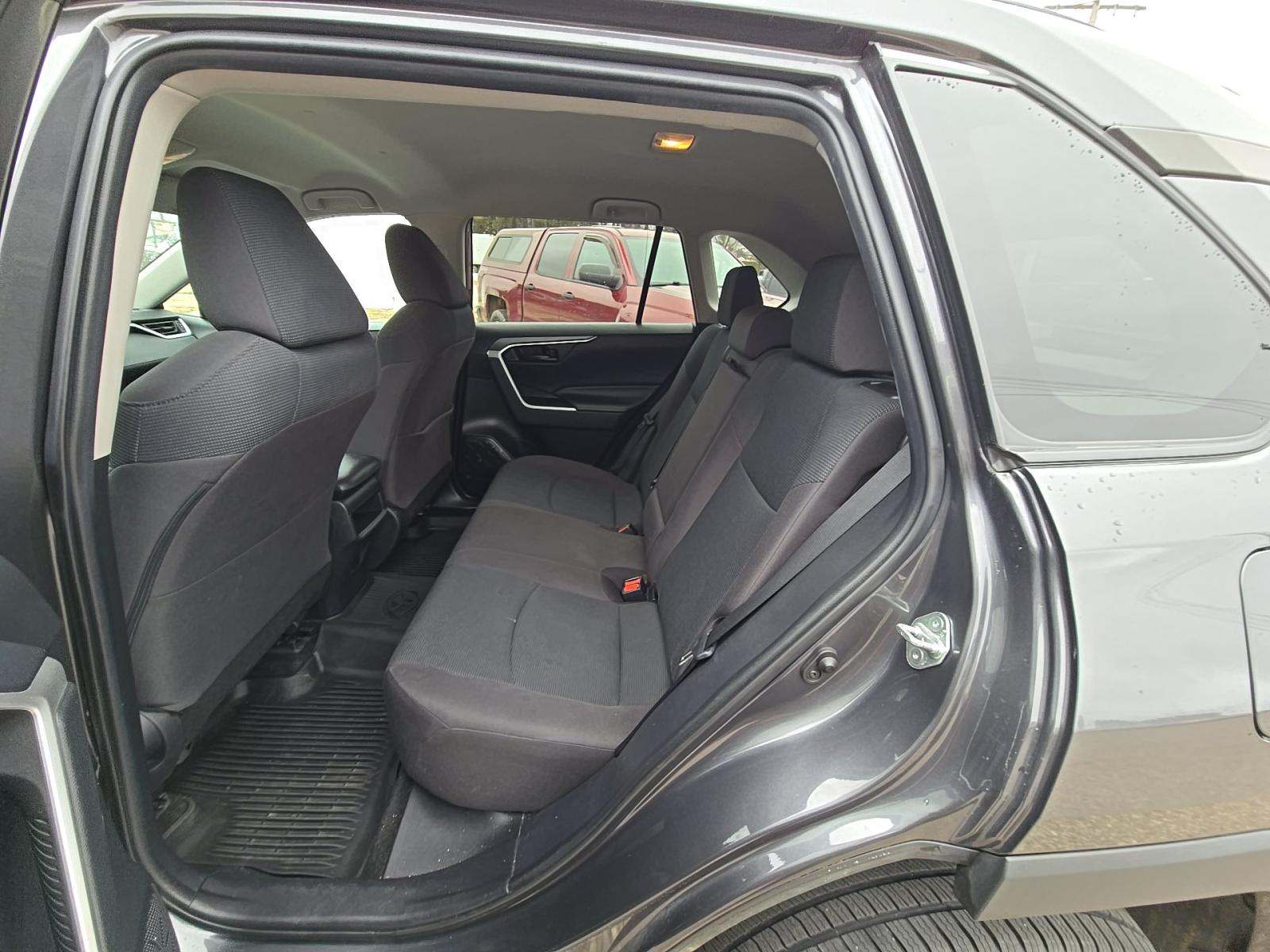 2019 Toyota RAV4 LE FWD