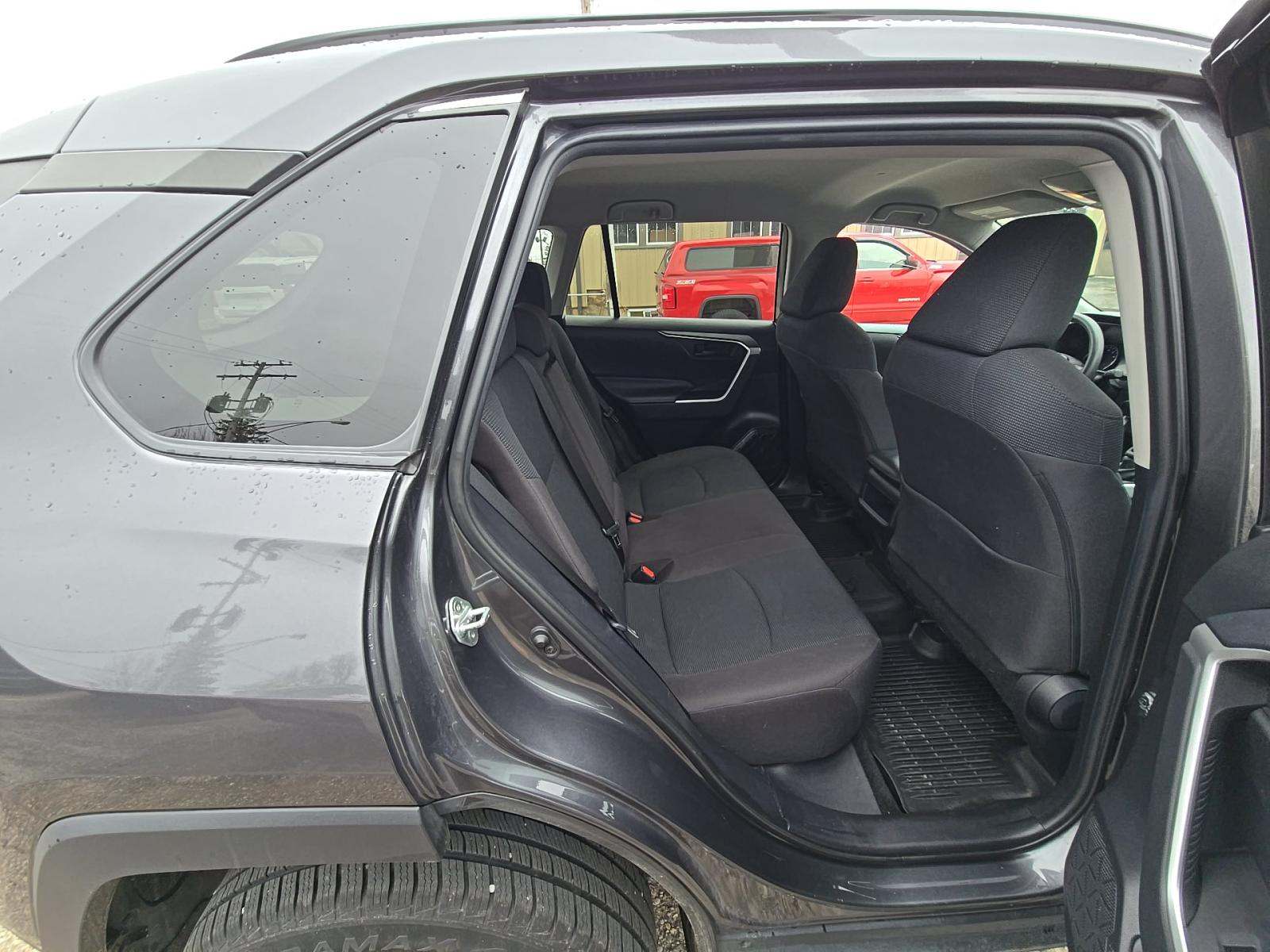 2019 Toyota RAV4 LE FWD