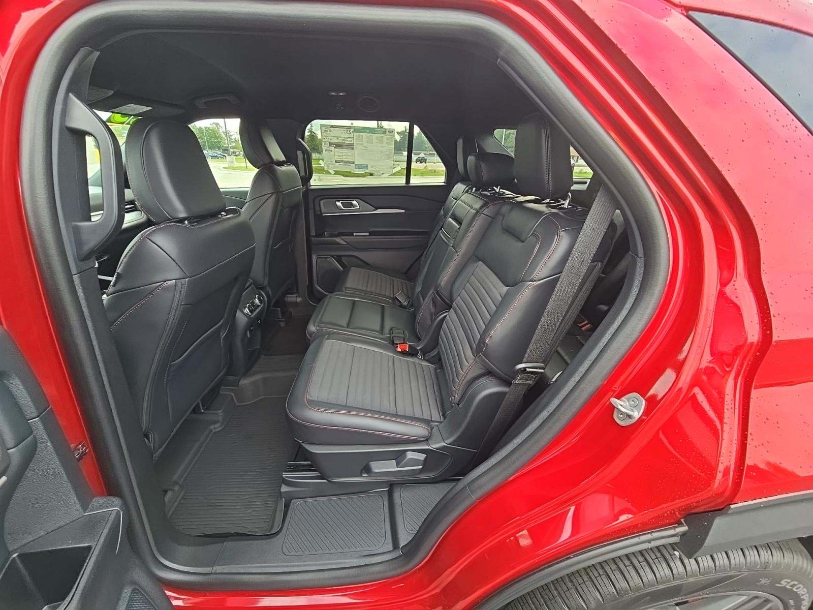 2025 Ford Explorer ST-Line AWD