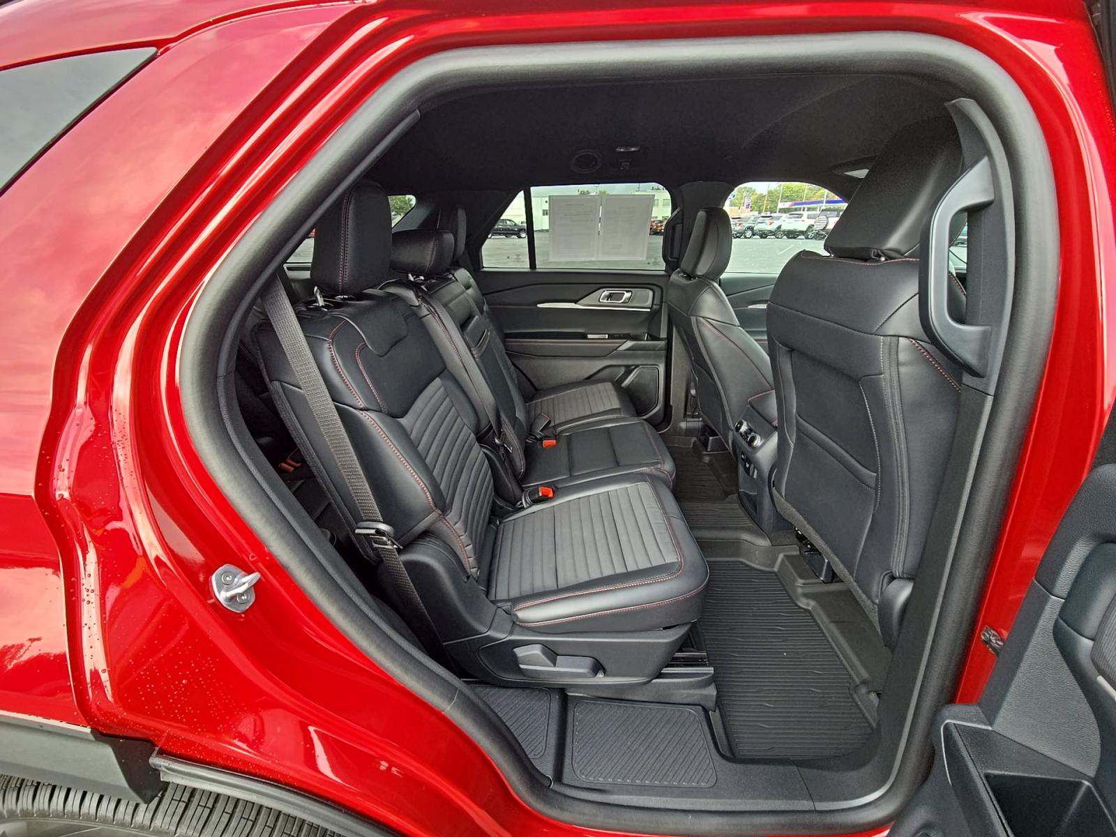 2025 Ford Explorer ST-Line AWD