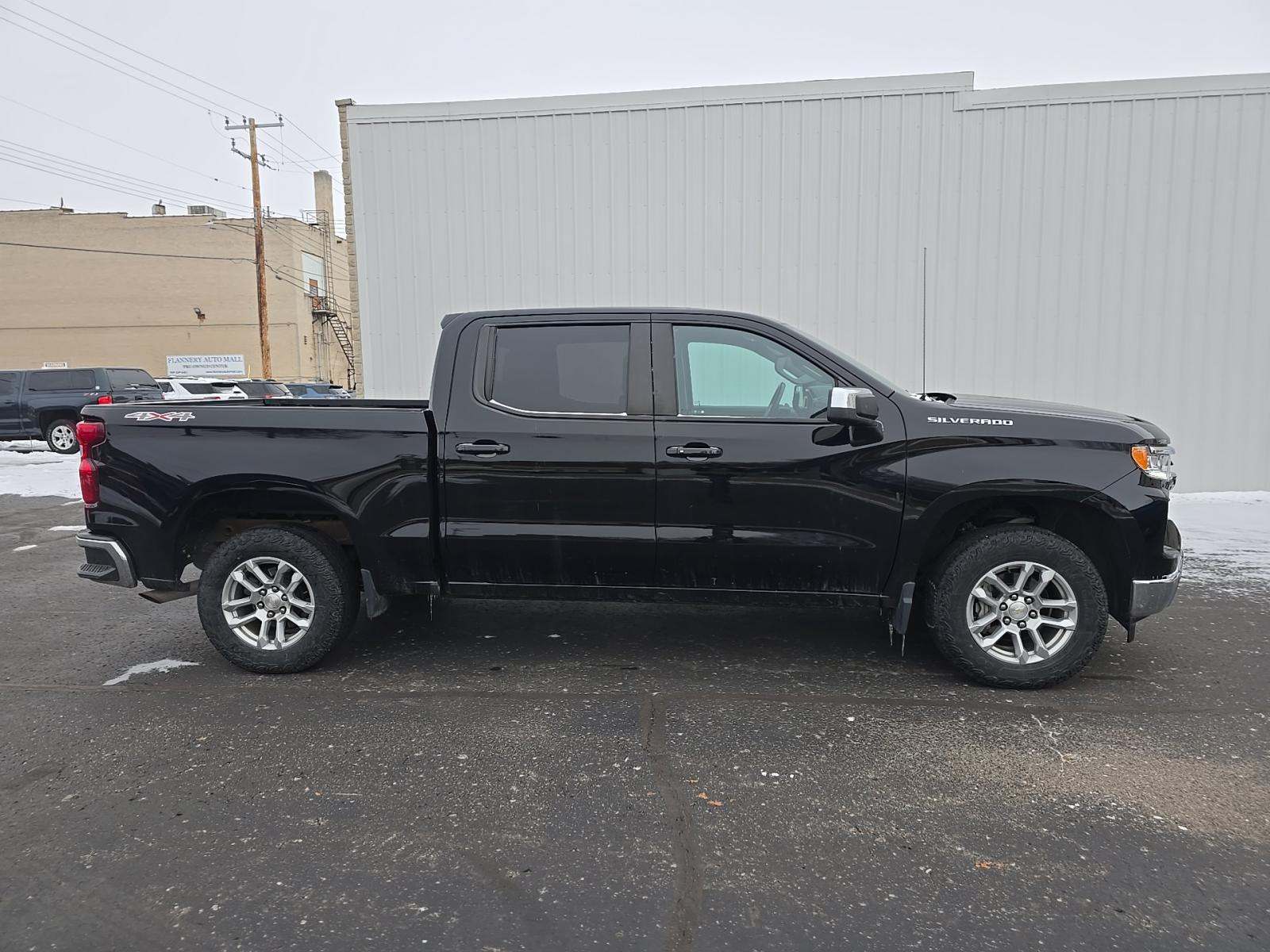 2022 Chevrolet Silverado 1500 LT AWD