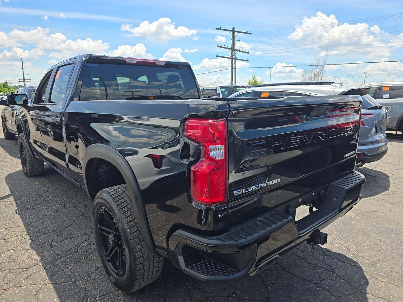 2022 Chevrolet Silverado 1500 Custom Trail Boss AWD