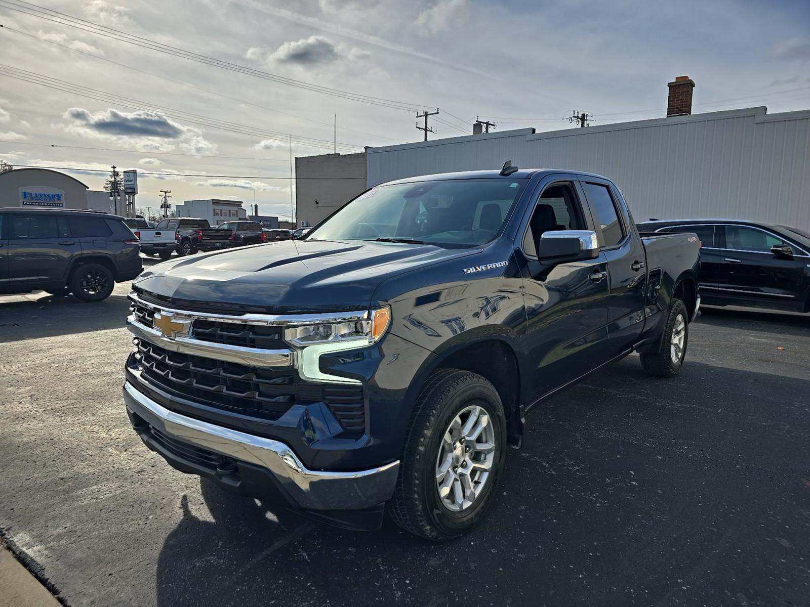 2022 Chevrolet Silverado 1500 LT AWD