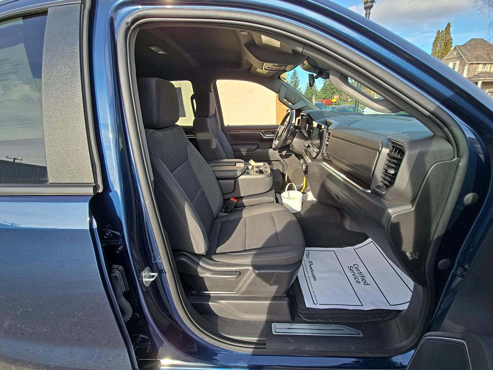 2022 Chevrolet Silverado 1500 LT AWD