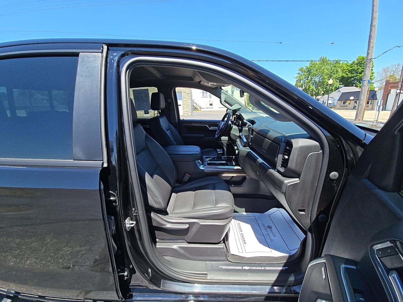 2023 Chevrolet Silverado 1500 RST AWD