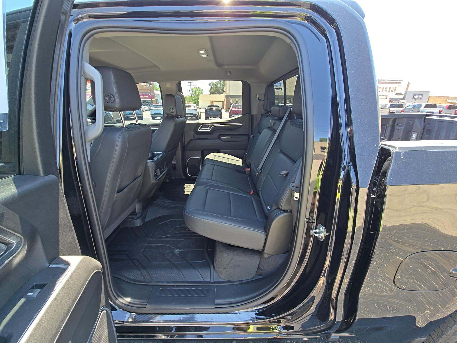 2023 Chevrolet Silverado 1500 RST AWD