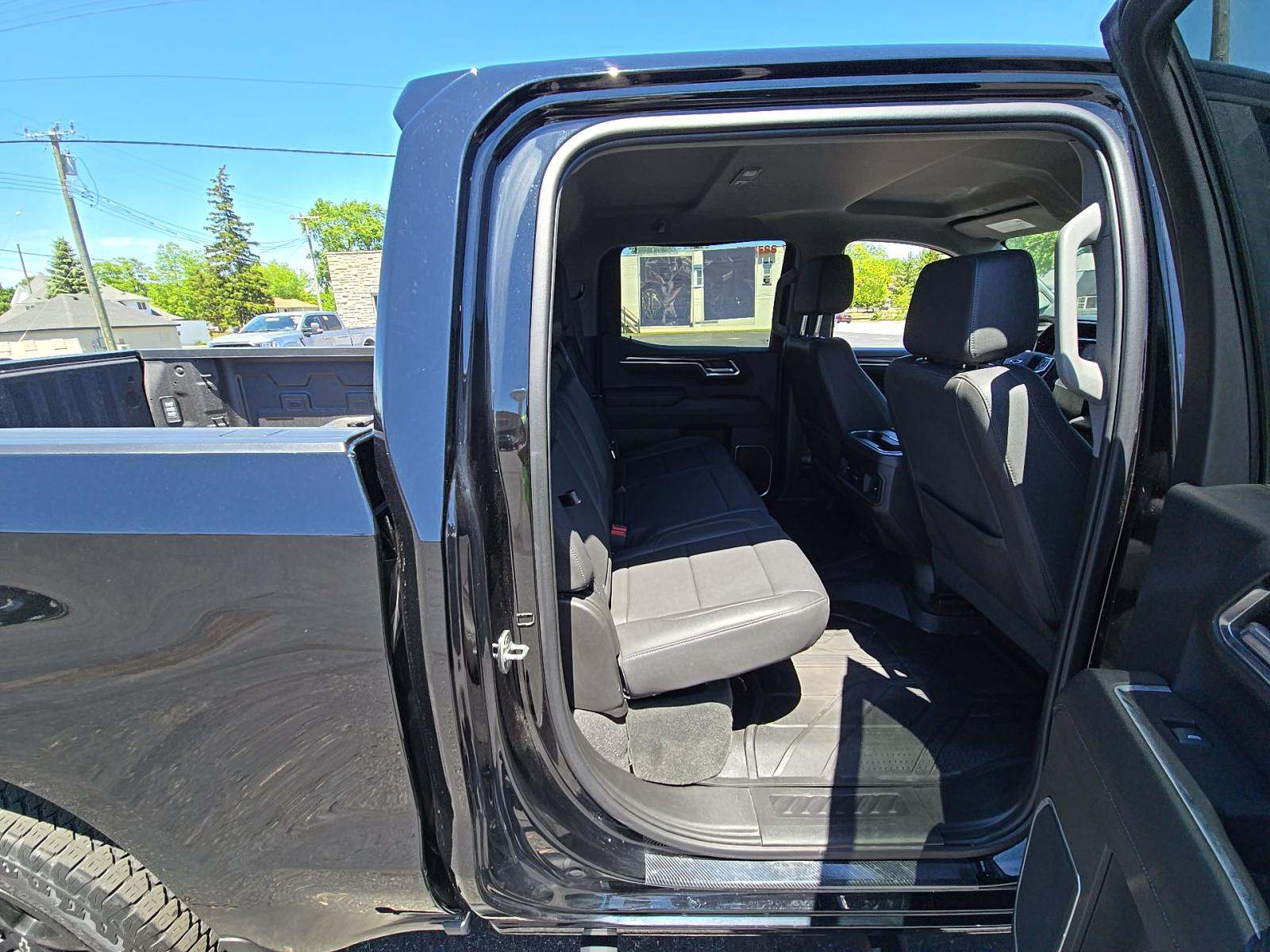 2023 Chevrolet Silverado 1500 RST AWD