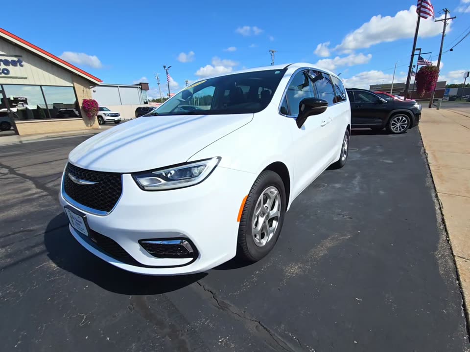 2024 Chrysler Pacifica Limited FWD