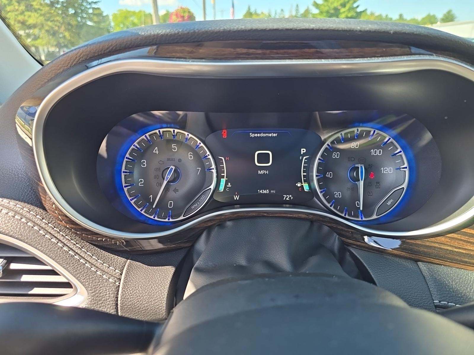 2024 Chrysler Pacifica Limited FWD