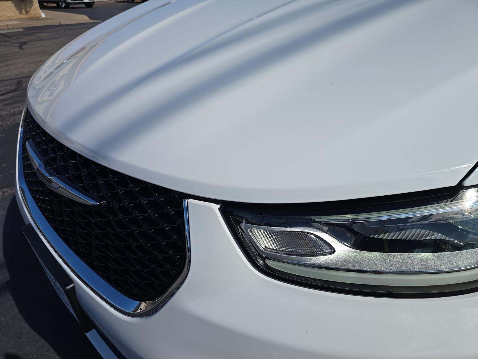 2024 Chrysler Pacifica Limited FWD