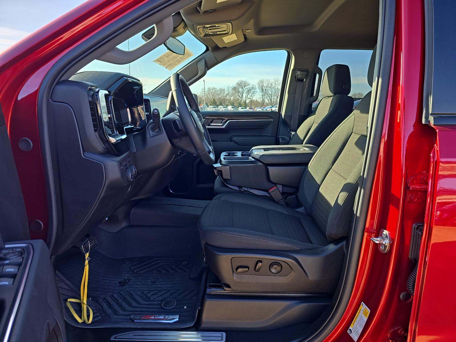 2025 Chevrolet Silverado 1500 RST AWD