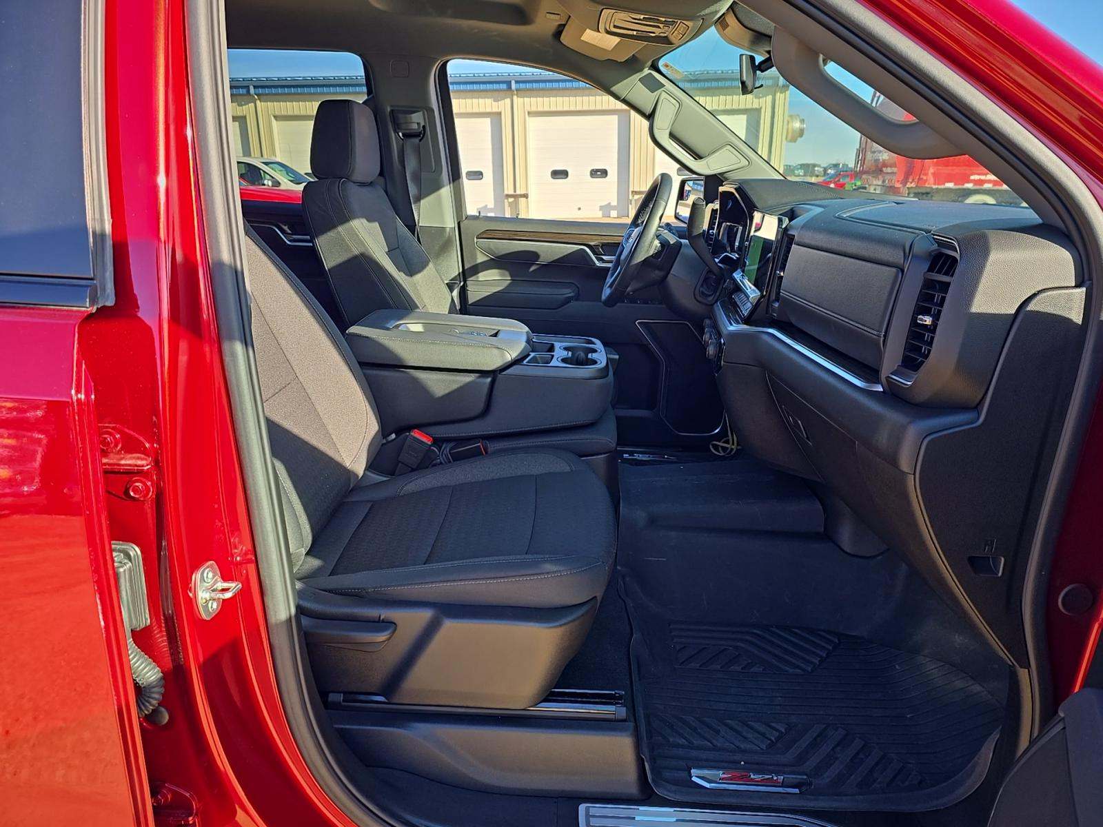 2025 Chevrolet Silverado 1500 RST AWD