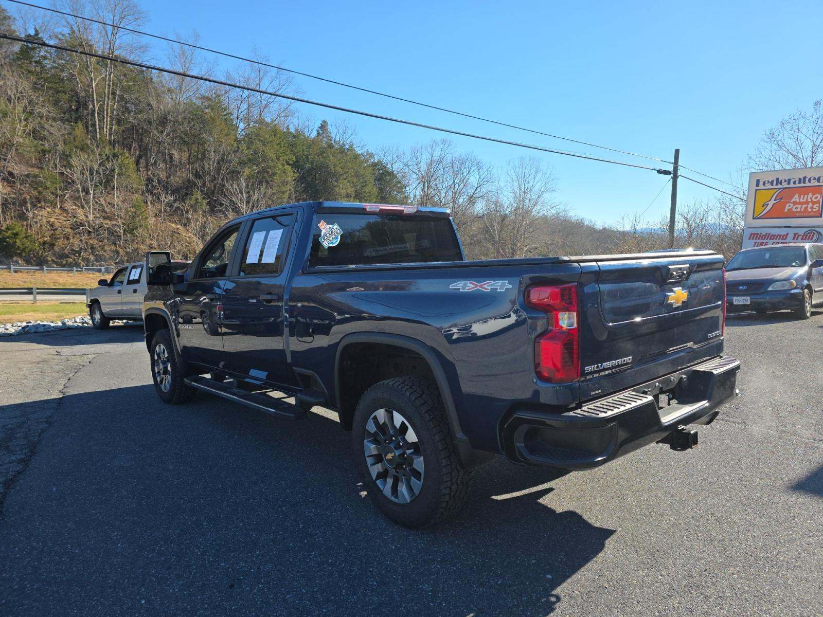 2022 Chevrolet Silverado 2500HD Custom AWD