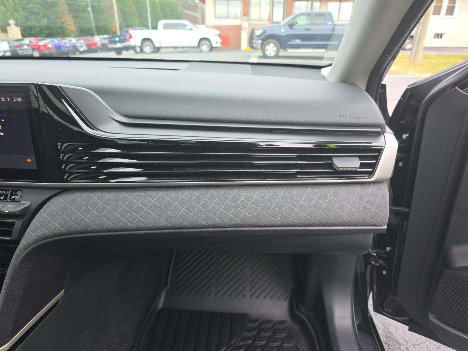 2025 Toyota Camry XLE FWD