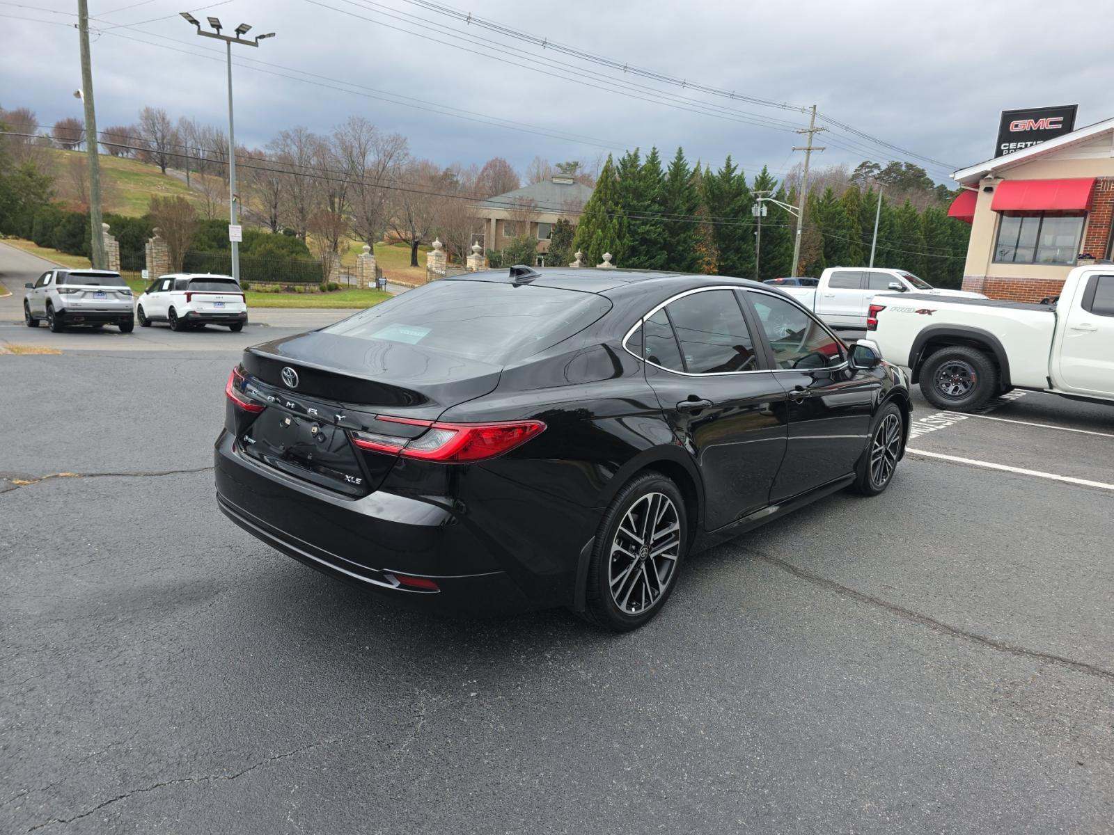 2025 Toyota Camry XLE FWD