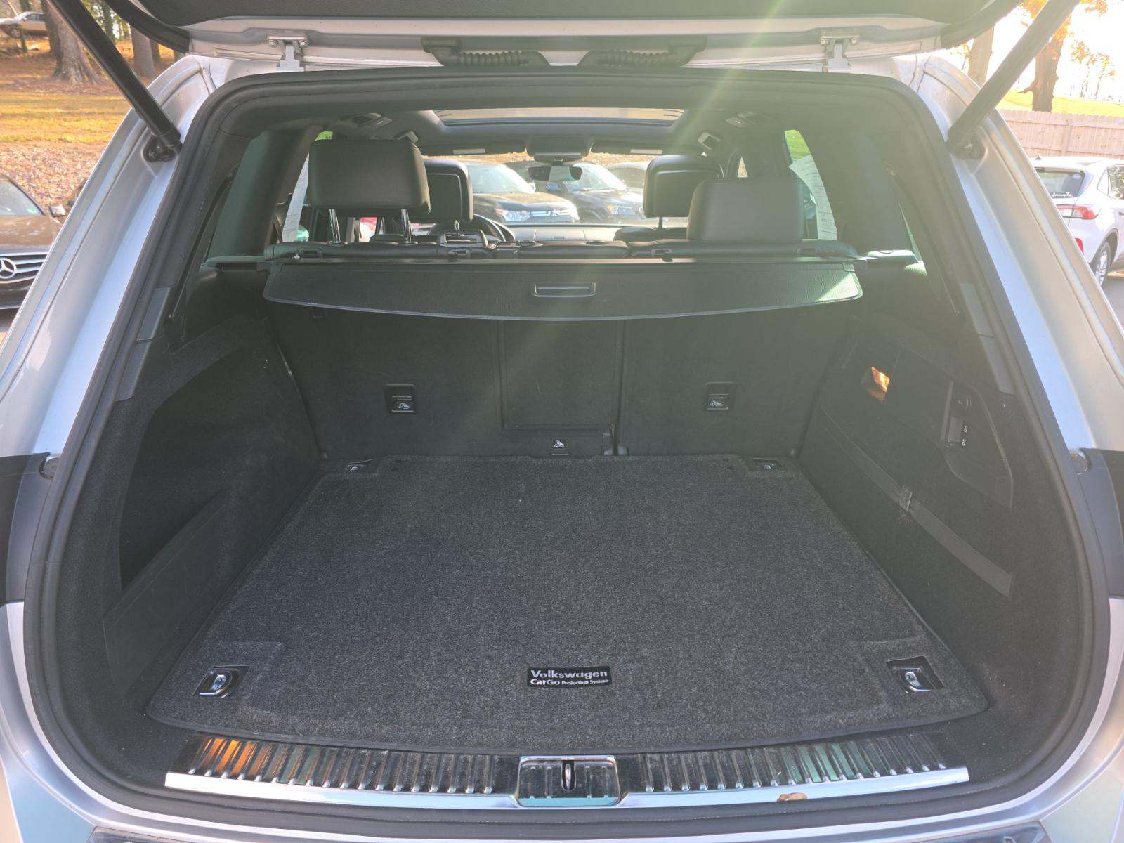 2017 Volkswagen Touareg 3.6L Wolfsburg Edition AWD