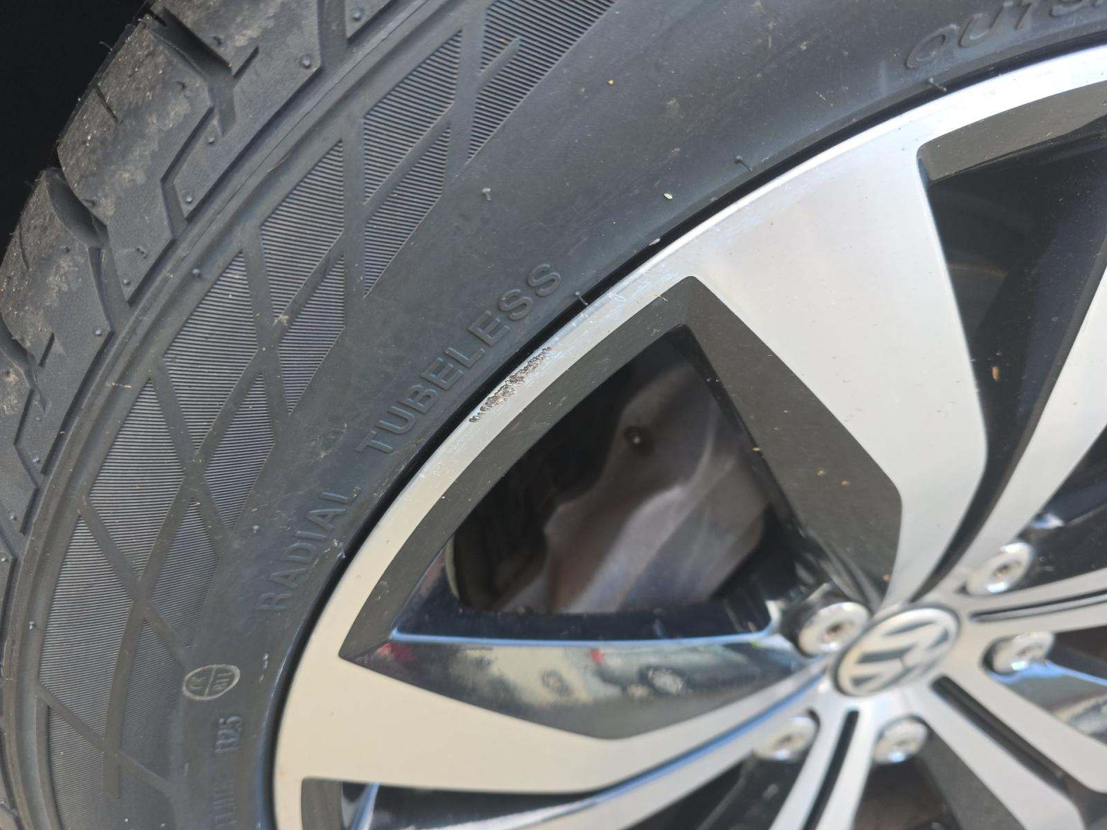 2017 Volkswagen Touareg 3.6L Wolfsburg Edition AWD