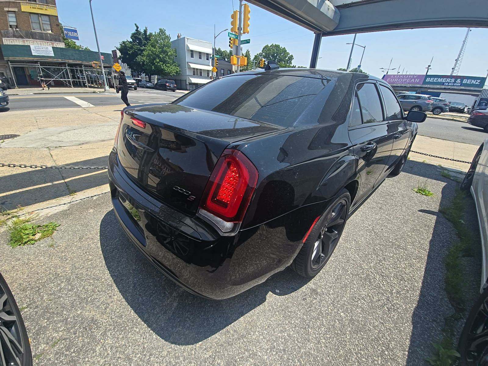 2021 Chrysler 300 S RWD