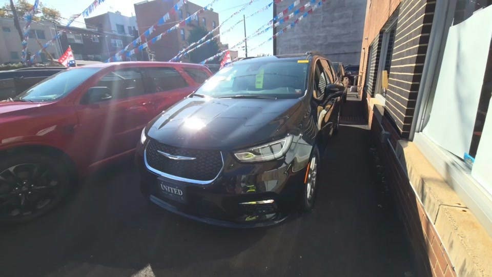 2022 Chrysler Pacifica Touring L 121.6