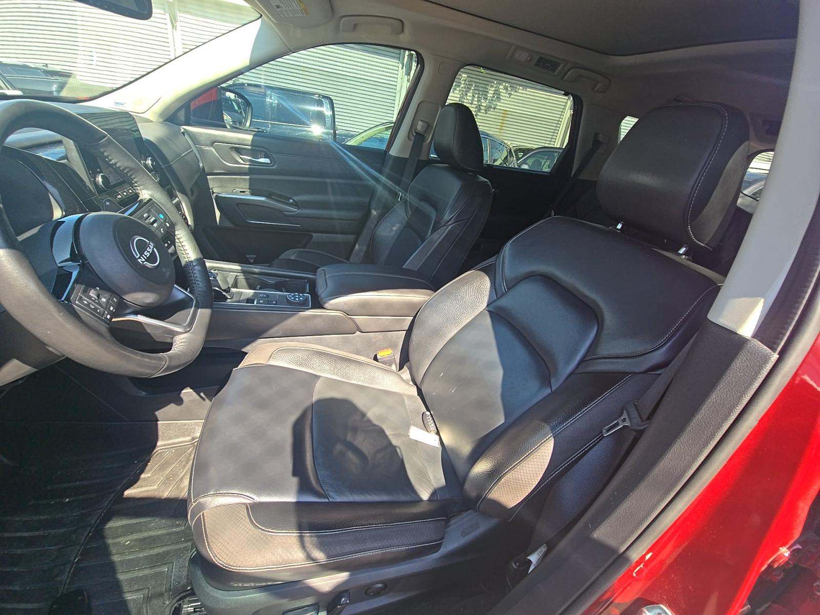 2022 Nissan Pathfinder SL AWD