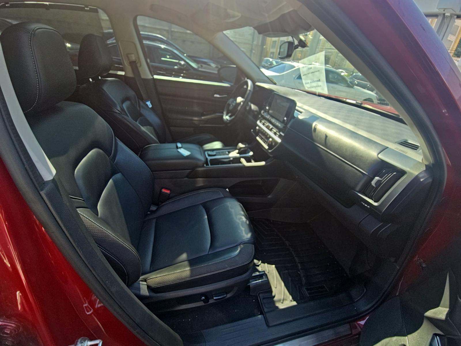 2022 Nissan Pathfinder SL AWD