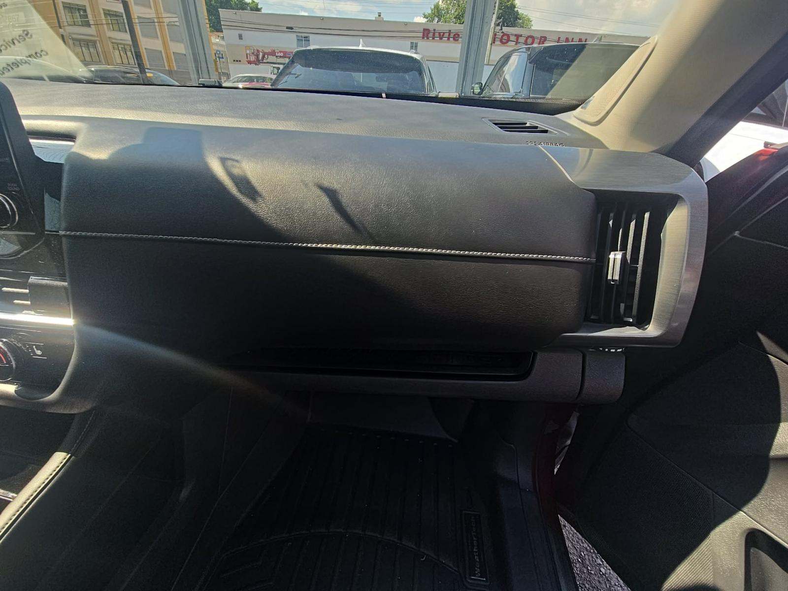 2022 Nissan Pathfinder SL AWD