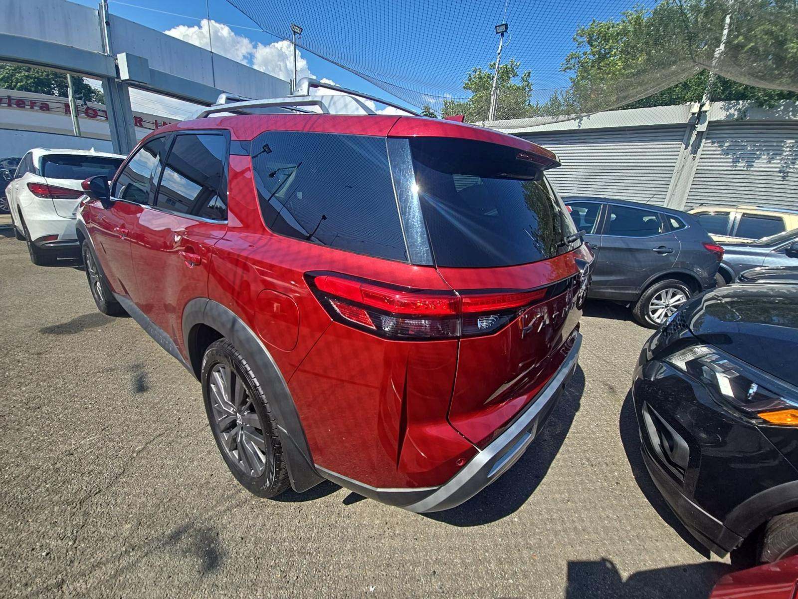 2022 Nissan Pathfinder SL AWD