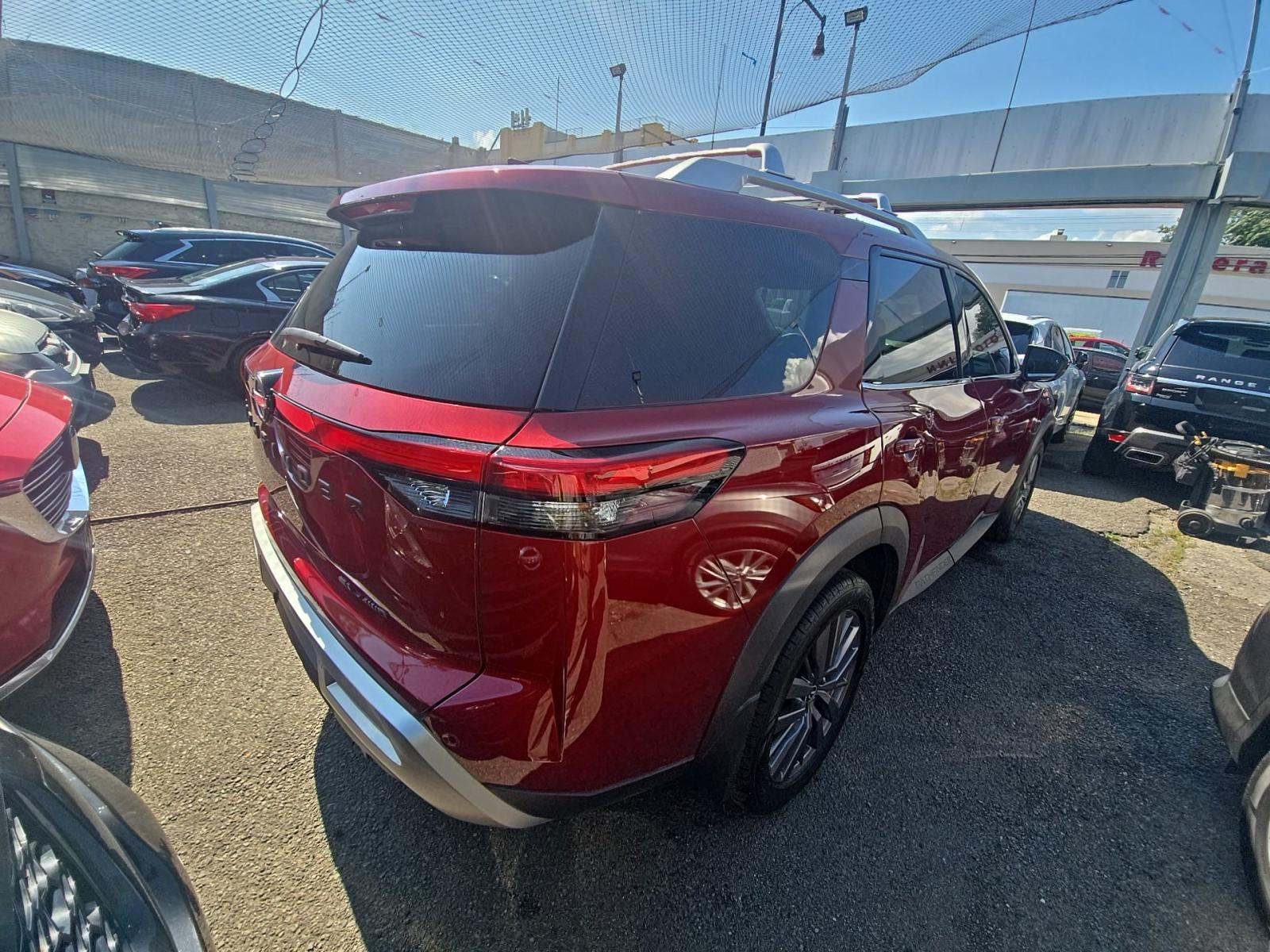 2022 Nissan Pathfinder SL AWD